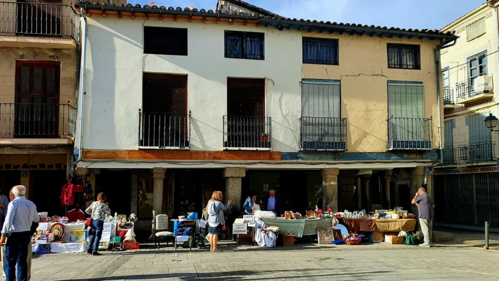mercadillo de segunda mano en el barco de ávila